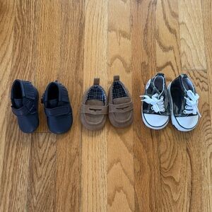 3 pairs of baby shoes (1)